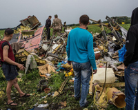 Vụ máy bay MH17 bị bắn rơi: Đau xót khung cảnh tang thương
