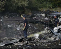 Vụ máy bay MH17 bị bắn rơi: Đau thương hình ảnh thu dọn th.i th.ể tại hiện trường