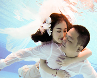 Ngắm bộ ảnh cưới dưới nước lãng mạn có một không hai của Kim Hiền