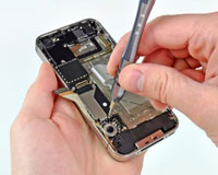 Cảnh báo: Cẩn thận bị 'tráo' linh kiện khi đi sửa iPhone