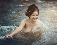 Bí ẩn dòng suối có khả năng tắm trắng ở Nghệ An