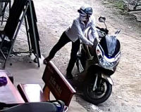 Clip tên trộm bẻ khóa “nẫng” xe PCX trong vòng 1 phút