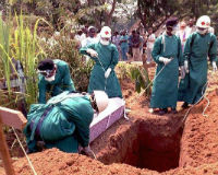 Thêm nhiều ca lây nhiễm Ebola vì đưa ma người chết bởi dịch