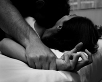 Chồng liên tục hiếp dâm osin 15 tuổi lúc vợ vắng nhà