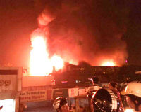 Cháy lớn tại bar Luxury: “Thượng đế” hoảng loạn