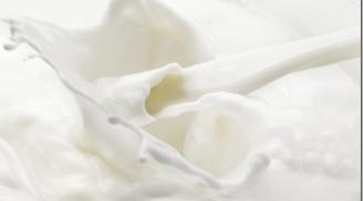 Mẹo vặt siêu hữu ích từ sữa dành cho người nội trợ