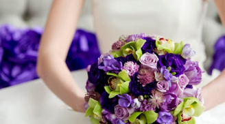 Hoa cưới tôn thêm vẻ đẹp rạng rỡ cho cô dâu