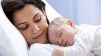 Sai lầm chết người phổ biến của cha mẹ khi chăm trẻ sơ sinh