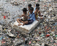 Ám ảnh tuổi thơ ở những nơi ô nhiễm nhất Trái Đất