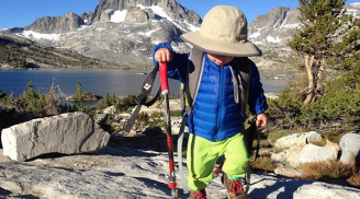 Cậu bé 2 tuổi đi bộ hơn... 400 nghìn cây số