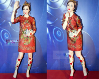 Angela Phương Trinh khoe váy 3000$ đi xem show thời trang