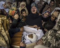 Vụ thảm sát trường học: Đẫm nước mắt đưa tang 141 nạn nhân