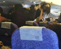 Hai hành khách nữ ẩu đả khiến máy bay suýt phải quay đầu