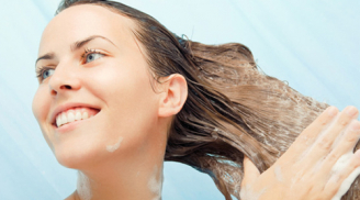 2 mặt nạ siêu rẻ giúp tóc khô trở nên óng ả