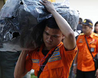 Máy bay QZ8501 gặp nạn: Vớt được thi thể nữ tiếp viên