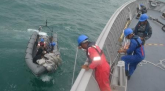 Phát hiện vật thể nghi là máy bay QZ8501 dưới đáy biển