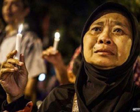 Người dân Indonesia rơi lệ cầu nguyện cho nạn nhân QZ8501