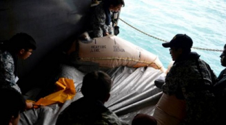 Tìm thấy bè cứu hộ, hành khách QZ8501 đã thoát khỏi máy bay?