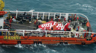 Máy bay QZ8501 gặp nạn: Phát hiện hộp đen
