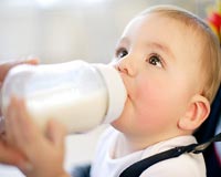6 không khi cho trẻ dùng sữa bột
