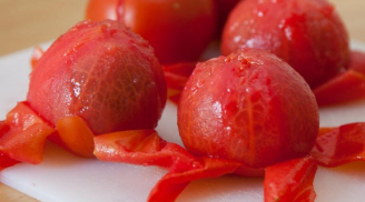 Độc đáo với phương pháp trị hôi chân bằng cà chua