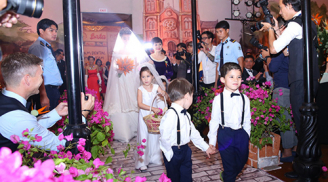 Những hình ảnh đẹp nhất trong đám cưới Ngân Khánh