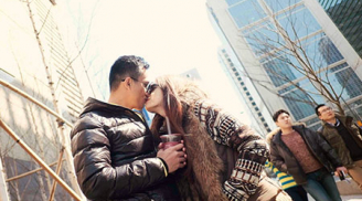 Hương Giang Idol ngọt ngào hôn bạn trai ở Hàn Quốc