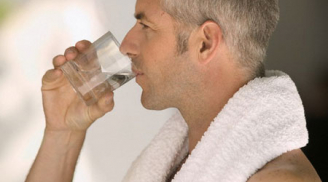 Uống nước ấm trước khi 'lâm trận' giúp quý ông sung mãn hơn