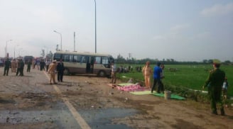 Hà Nội: Ô tô đâm nhau kinh hoàng, ít nhất 5 người tử vong