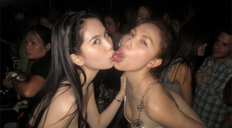 Những nụ hôn đồng giới gây sốc nhất của người đẹp Việt