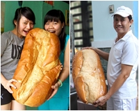 Giới trẻ Sài Thành thích thú với bánh mì khổng lồ giá 70k
