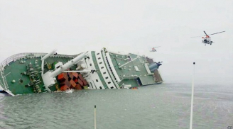 Hình ảnh kinh hoàng khi tàu Sewol chìm gây chấn động thế giới