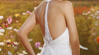 Váy cưới đẹp cho cô dâu khoe lưng trần gợi cảm