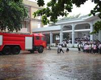 Đồng Nai: Trường cấp 2 bất ngờ bùng cháy, học sinh chạy tán loạn