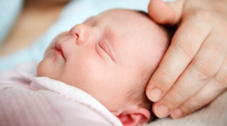 Cách ngừa bẹt đầu ở trẻ sơ sinh