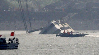 Tìm thấy 396 xác người trong vụ chìm tàu Trung Quốc