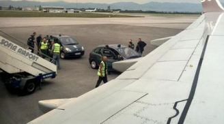 Máy bay hạ cánh khẩn cấp vì nữ tiếp viên bị hành khách sàm sỡ