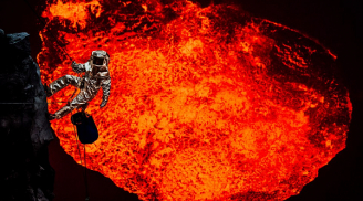 Dũng cảm thám hiểm miệng núi lửa nóng 150 độ C