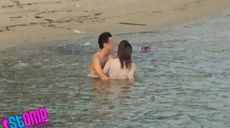 Cặp đôi thản nhiên 'vuốt ve' nhau tại bãi biển