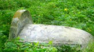 Bi kịch nghiệt ngã phía dưới ngôi mộ bằng bê tông chôn 2 mẹ con