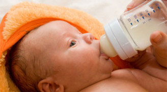 10 lưu ý nhỏ nhưng quan trọng khi pha sữa bột cho trẻ