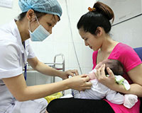 'Cháy' vắc xin 6 trong 1: Nhân viên y tế 'chém' 3 triệu một mũi