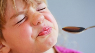 Trẻ biếng ăn có nên cho uống thuốc bổ?
