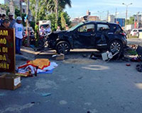 Hà Nội: Tàu hỏa đâm ô tô, 1 người chết, 5 người bị thương nặng
