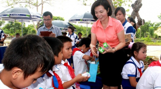 Qũy sữa “Vươn cao Việt Nam” đến với các gđ có công với cách mạng