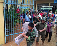Quảng Ninh: Đi xem lũ, cụ ông 81 tuổi bị nước cuốn trôi
