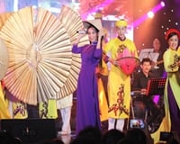 Phi Nhung hóa 'Cô dâu 8 tuổi', song ca cùng Hoài Linh