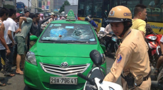 Cảnh sát giao thông truy đuổi 'taxi điên' như phim hành động