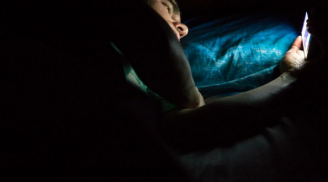 Dùng Smart-phone trước khi đi ngủ: Nguy hại khó lường