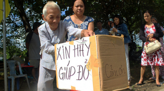 Xót xa mẹ già 86 tuổi xin tiền để mua quan tài chôn cất cho con